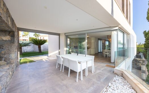 Luxury Modern Designer Villa with Panoramic Sea Views – For Sale in Sierra Cortina