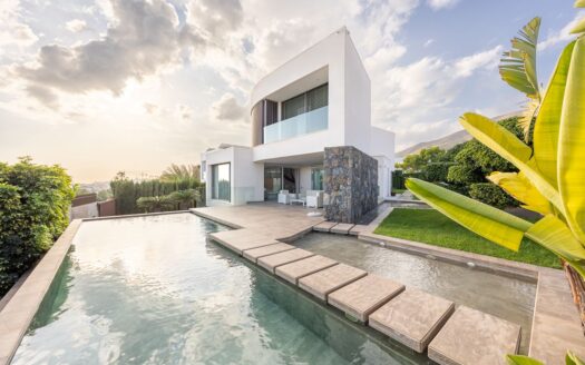 Luxury Modern Designer Villa with Panoramic Sea Views – For Sale in Sierra Cortina