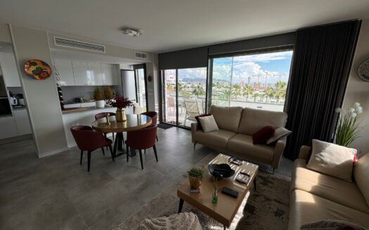 Luxury apartment in seascape resort