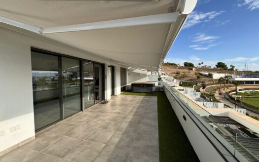 Luxury apartment in seascape resort