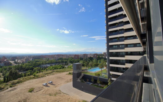 Elegant 2-Bedroom Apartment with Scenic Views at Skyline Madrid