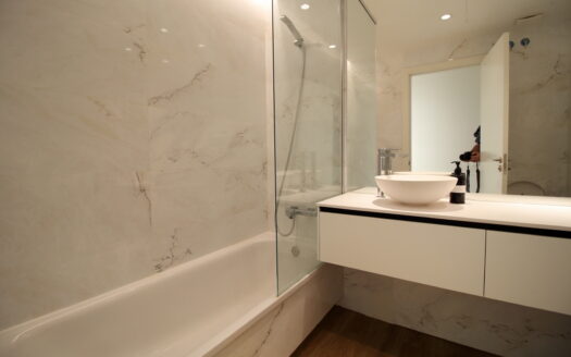 Elegant 2-Bedroom Apartment with Scenic Views at Skyline Madrid